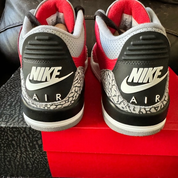 Jordan 3 Unite - Picture 3 of 11